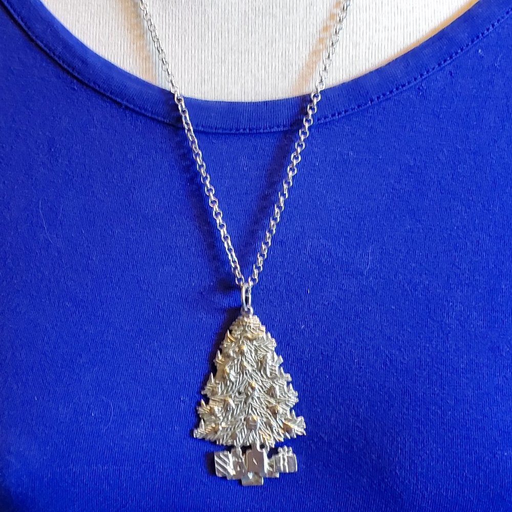 20" Silver Tone Christmas Tree Pendant Necklace